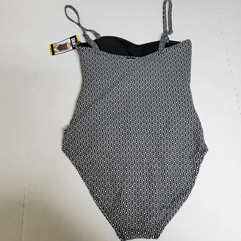 DKNY Womens Medium Geometric Diamond Print One Piece Swimsuit Black White NEW - Picture 5 of 7